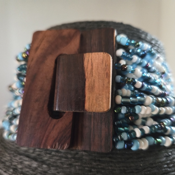 Monies Multi Steand Seed Bead Necklace TEAK Closure - Picture 2 of 7